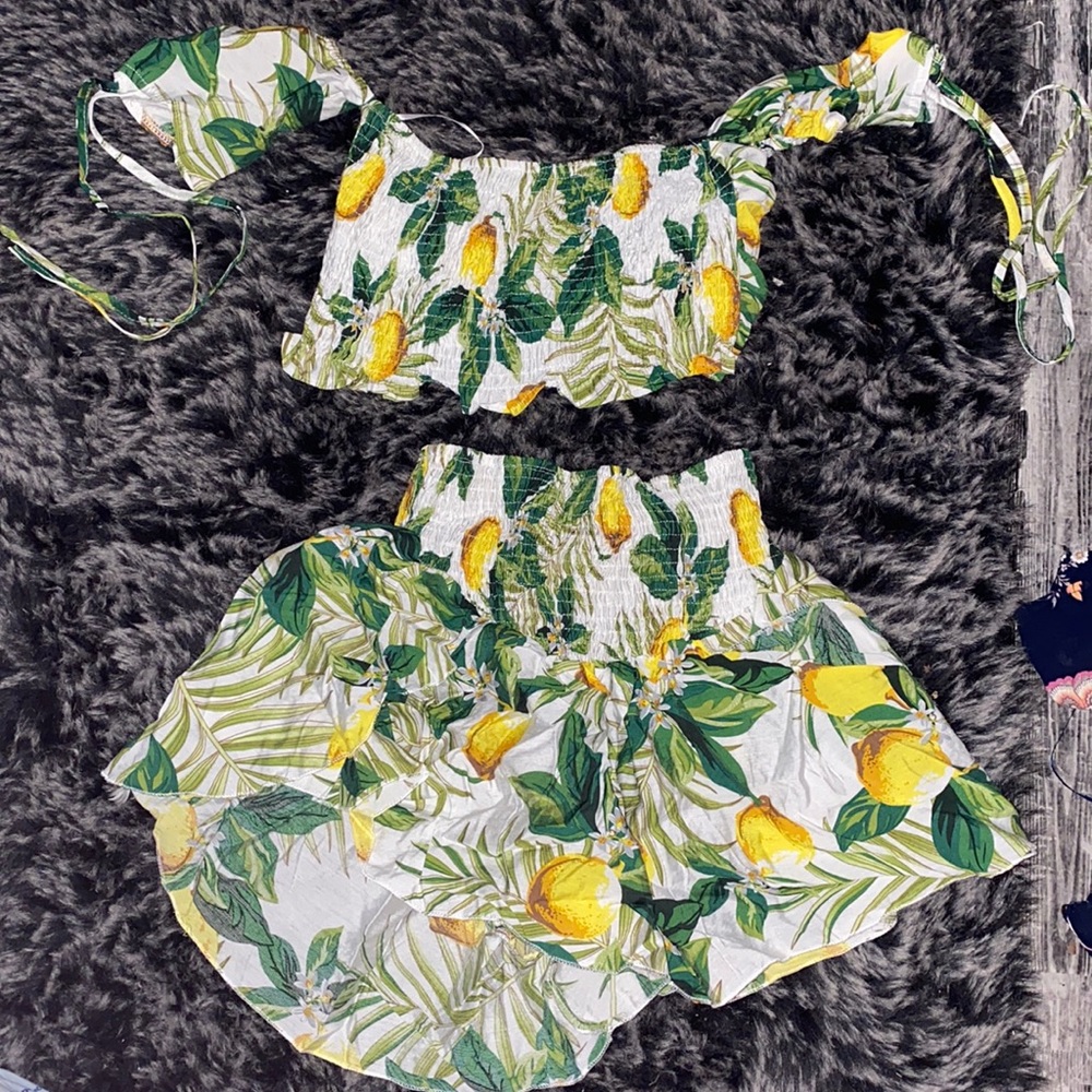 Cropped top and shorts set NEVER WORN